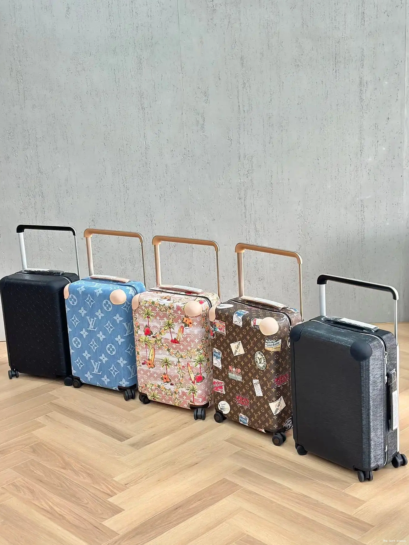 CABIN MONOGRAM CUSTOM 55 HORIZON SUITCASE EMBOSSED 37L 0510